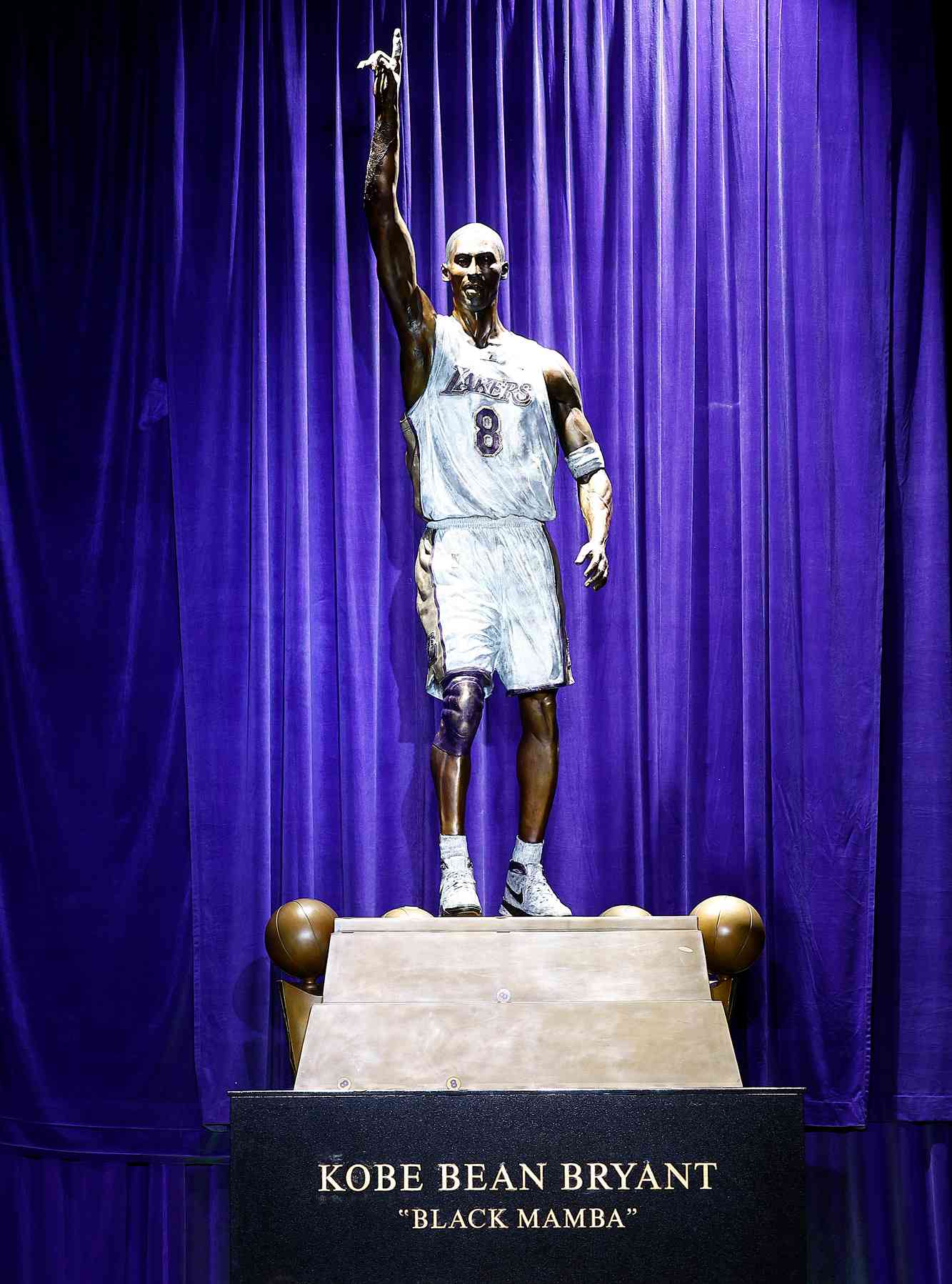 Kobe Bryant Honored with Bronze Statue Outside Lakers’ Arena 2024